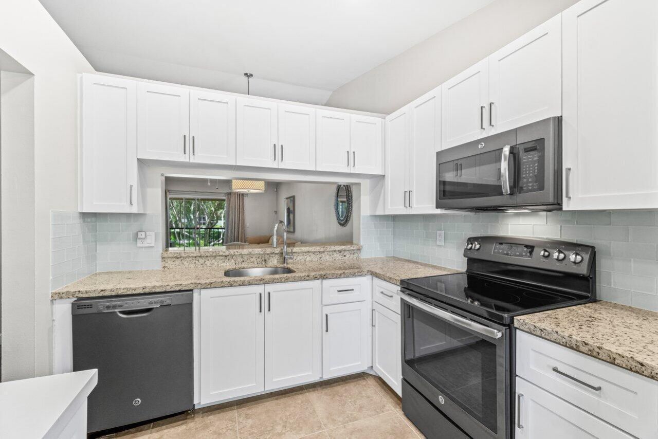 22148 Palms Way, Unit 203, Boca Raton, FL 33433 Photo