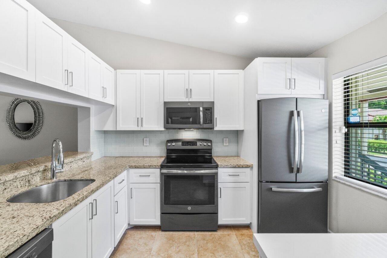 22148 Palms Way, Unit 203, Boca Raton, FL 33433 Photo