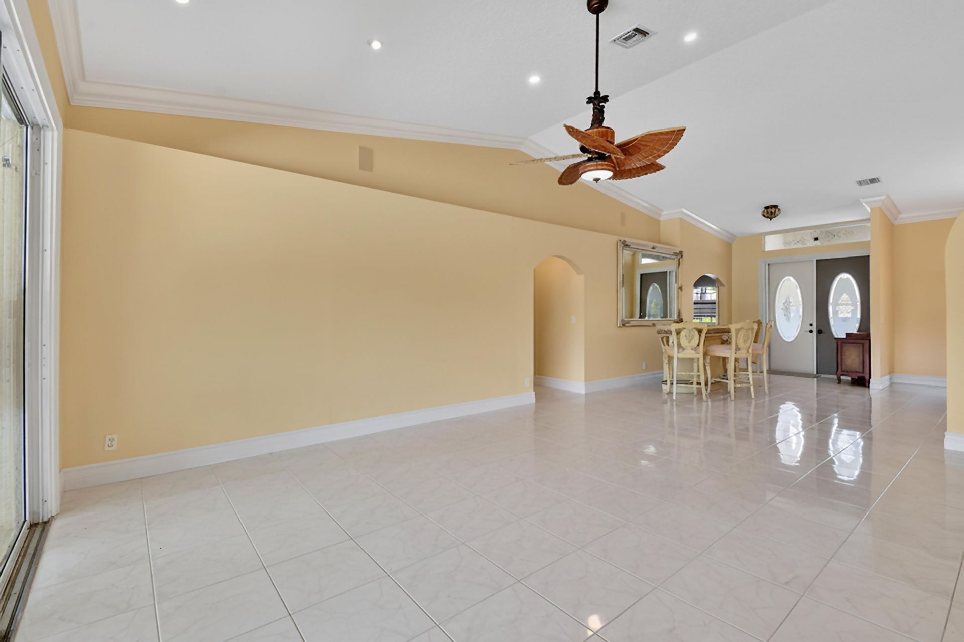 118 Fernwood Crescent, Royal Palm Beach, FL 33411 Photo