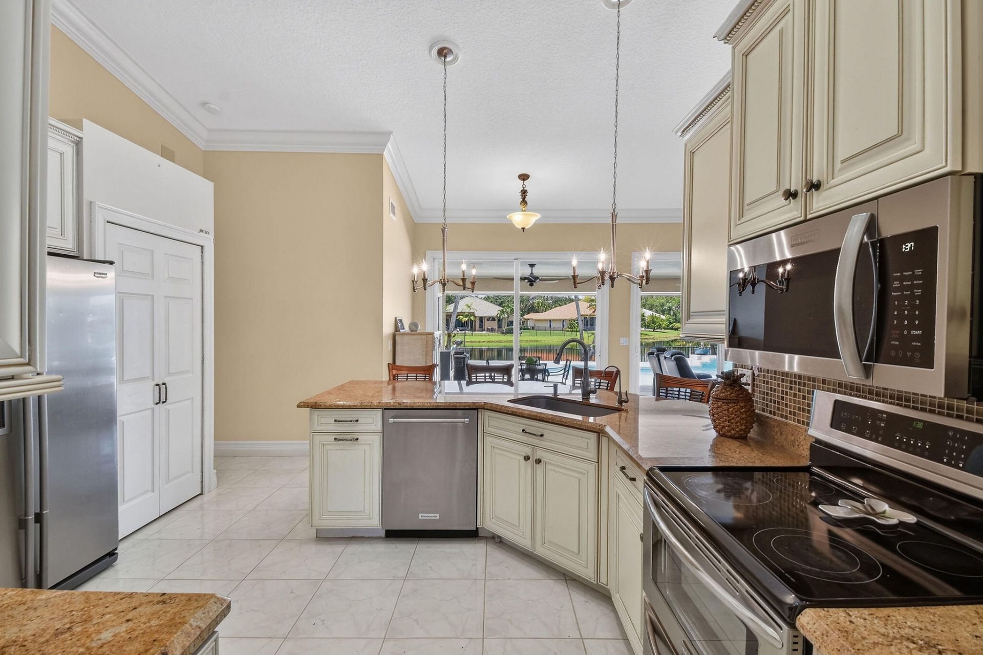 118 Fernwood Crescent, Royal Palm Beach, FL 33411 Photo
