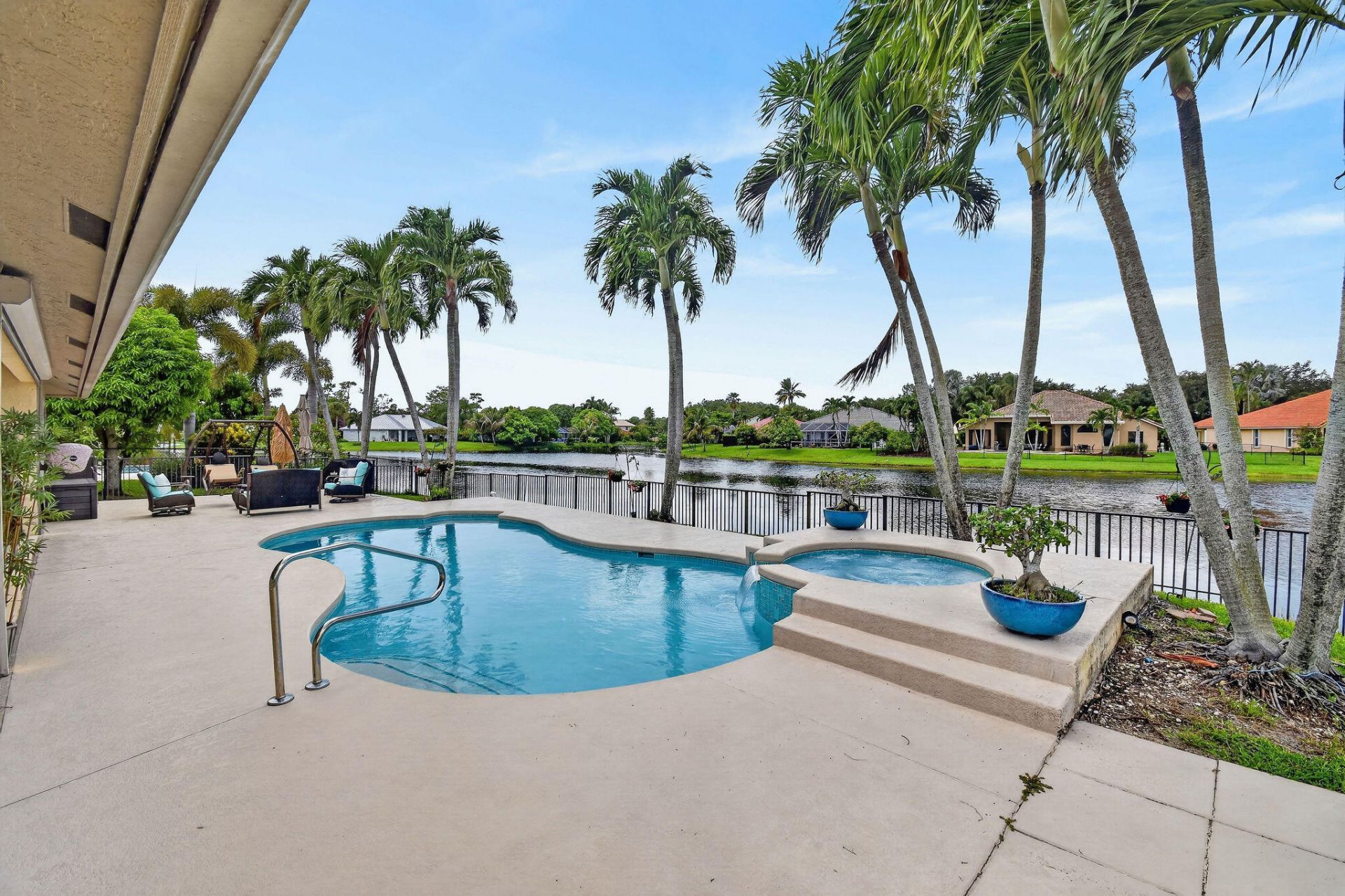 118 Fernwood Crescent, Royal Palm Beach, FL 33411 Photo