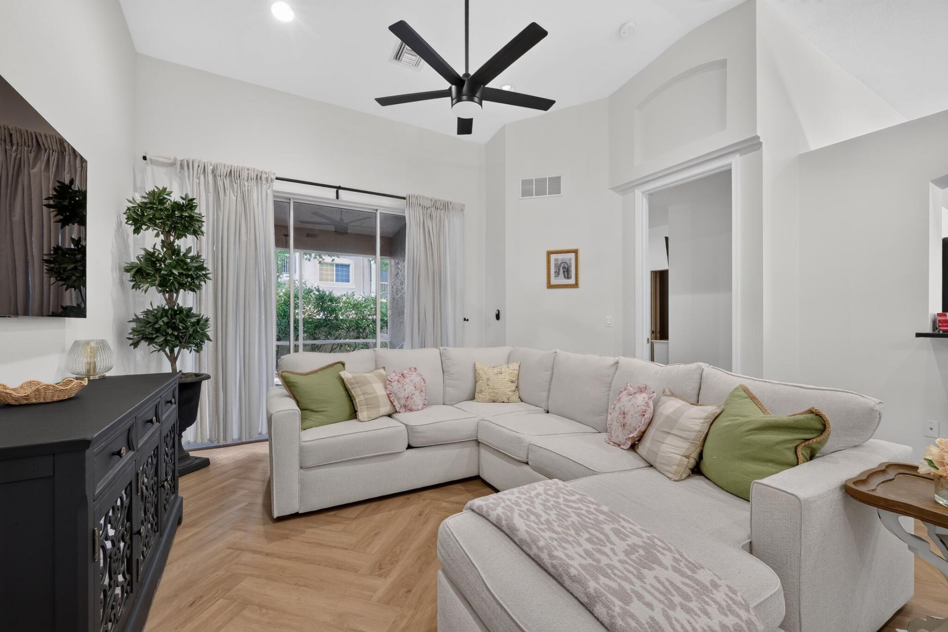 2159 Man Of War, West Palm Beach, FL 33411 Photo