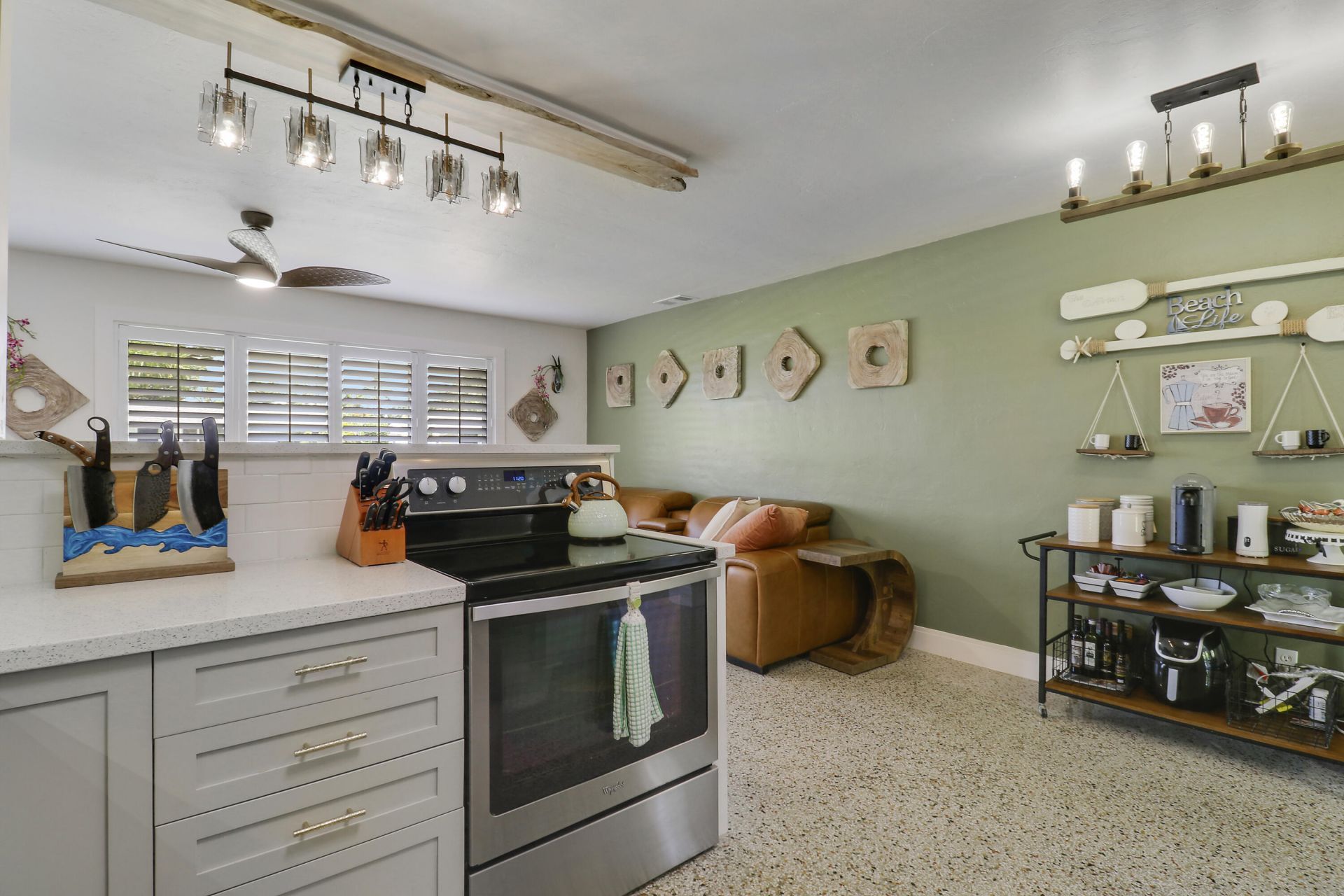 940 Dogwood Road, North Palm Beach, FL 33408 Photo