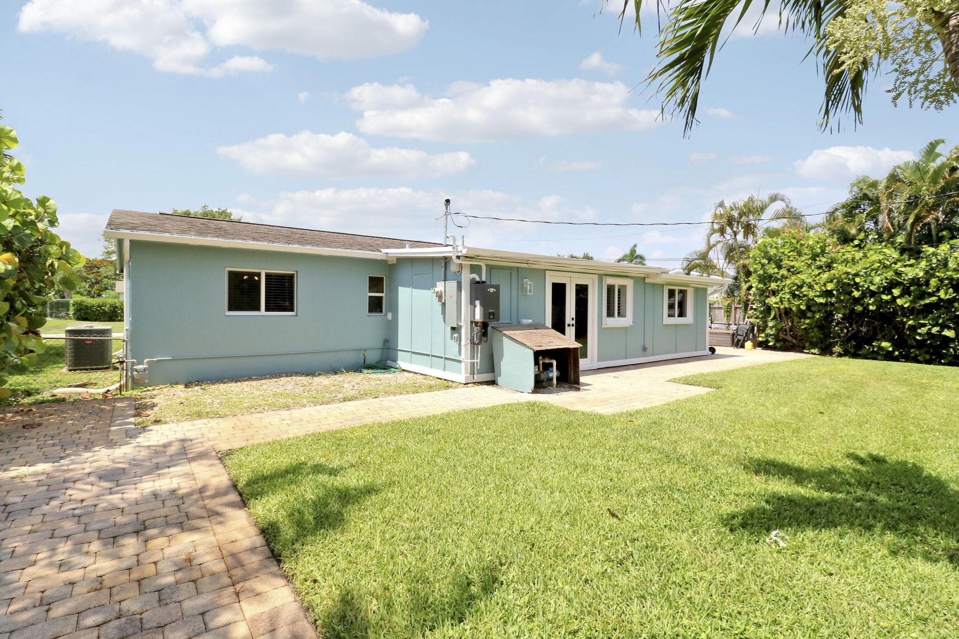 940 Dogwood Road, North Palm Beach, FL 33408 Photo