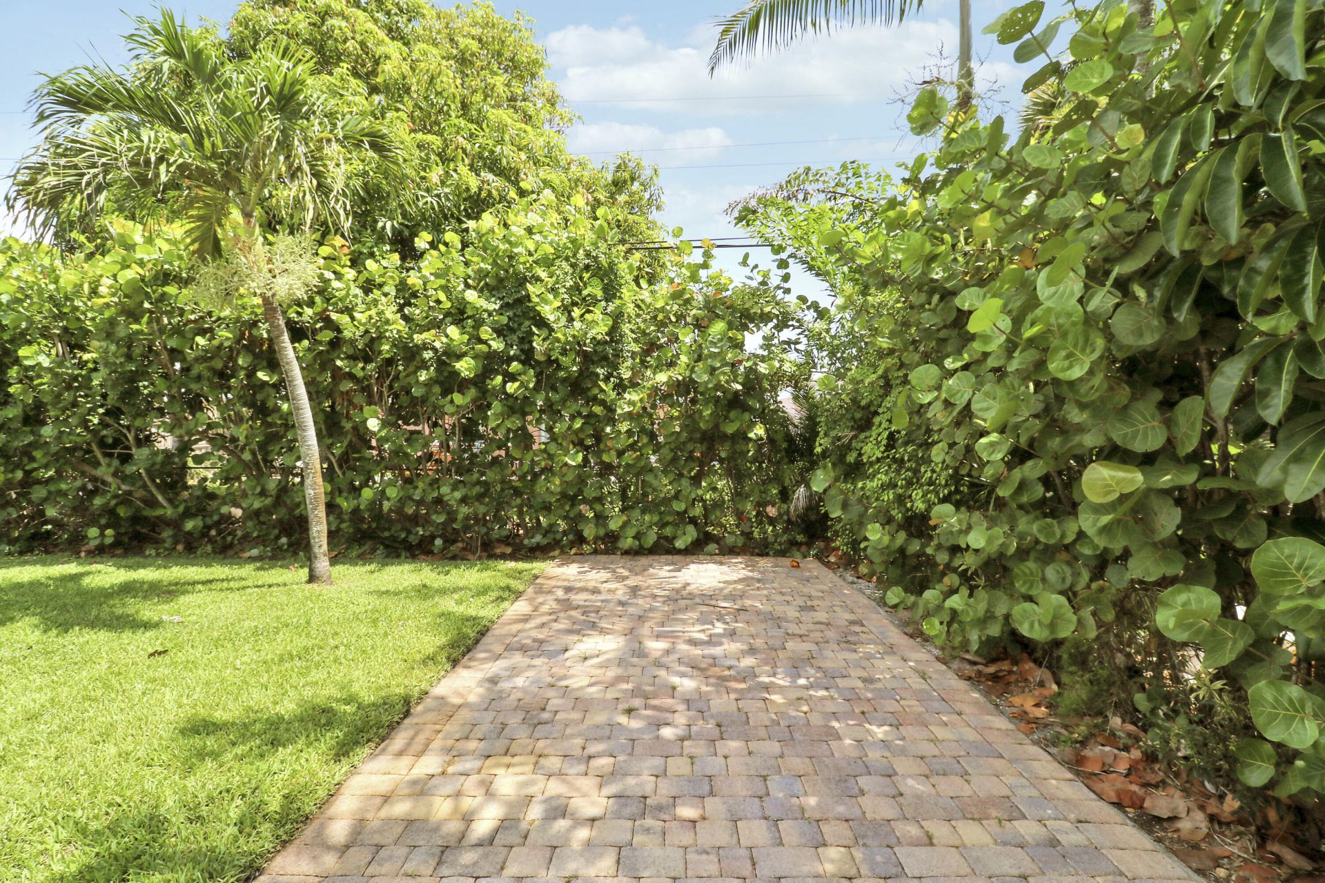 940 Dogwood Road, North Palm Beach, FL 33408 Photo