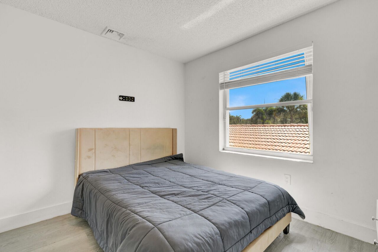 17021 NW 10th Street, Pembroke Pines, FL 33028 Photo