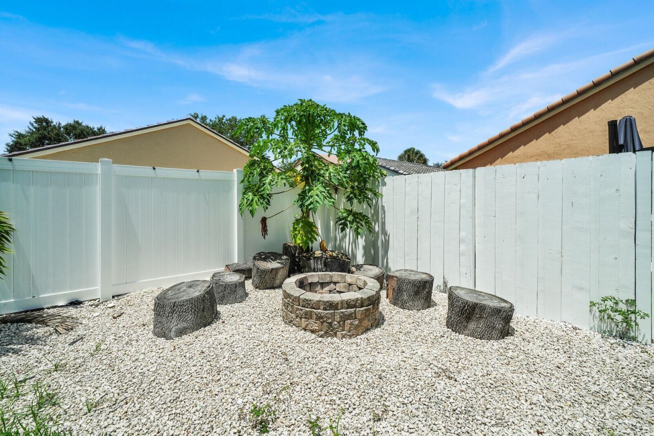 17021 NW 10th Street, Pembroke Pines, FL 33028 Photo