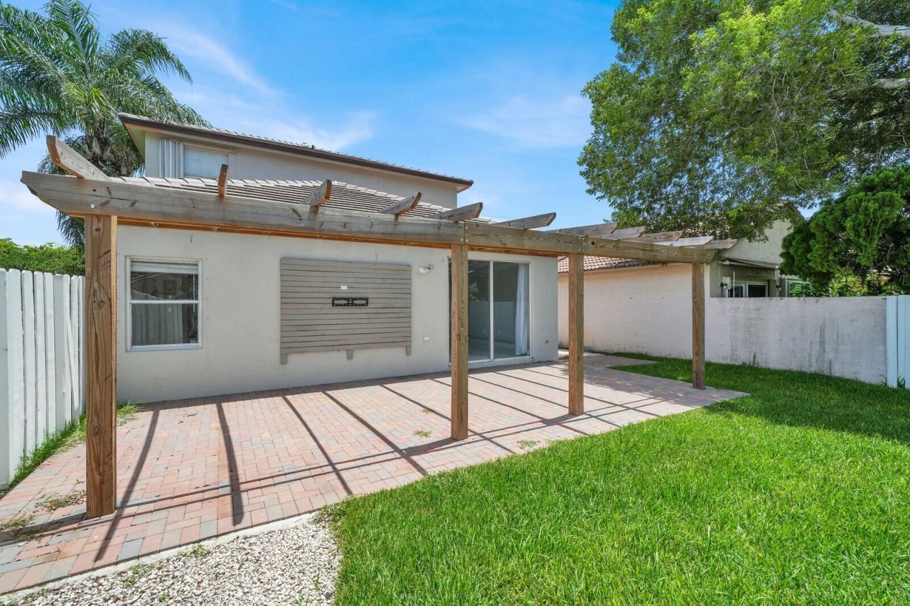 17021 NW 10th Street, Pembroke Pines, FL 33028 Photo