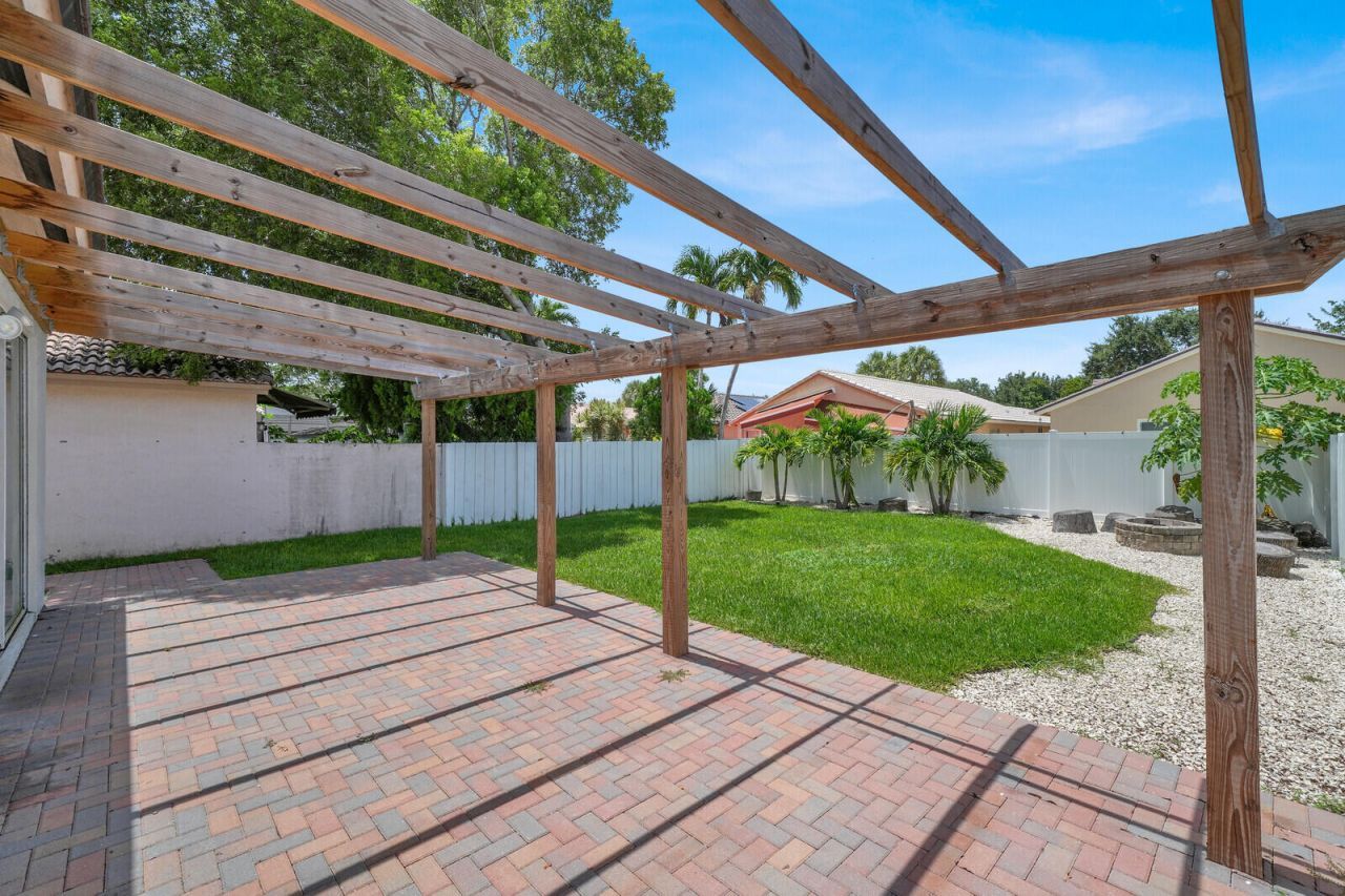 17021 NW 10th Street, Pembroke Pines, FL 33028 Photo