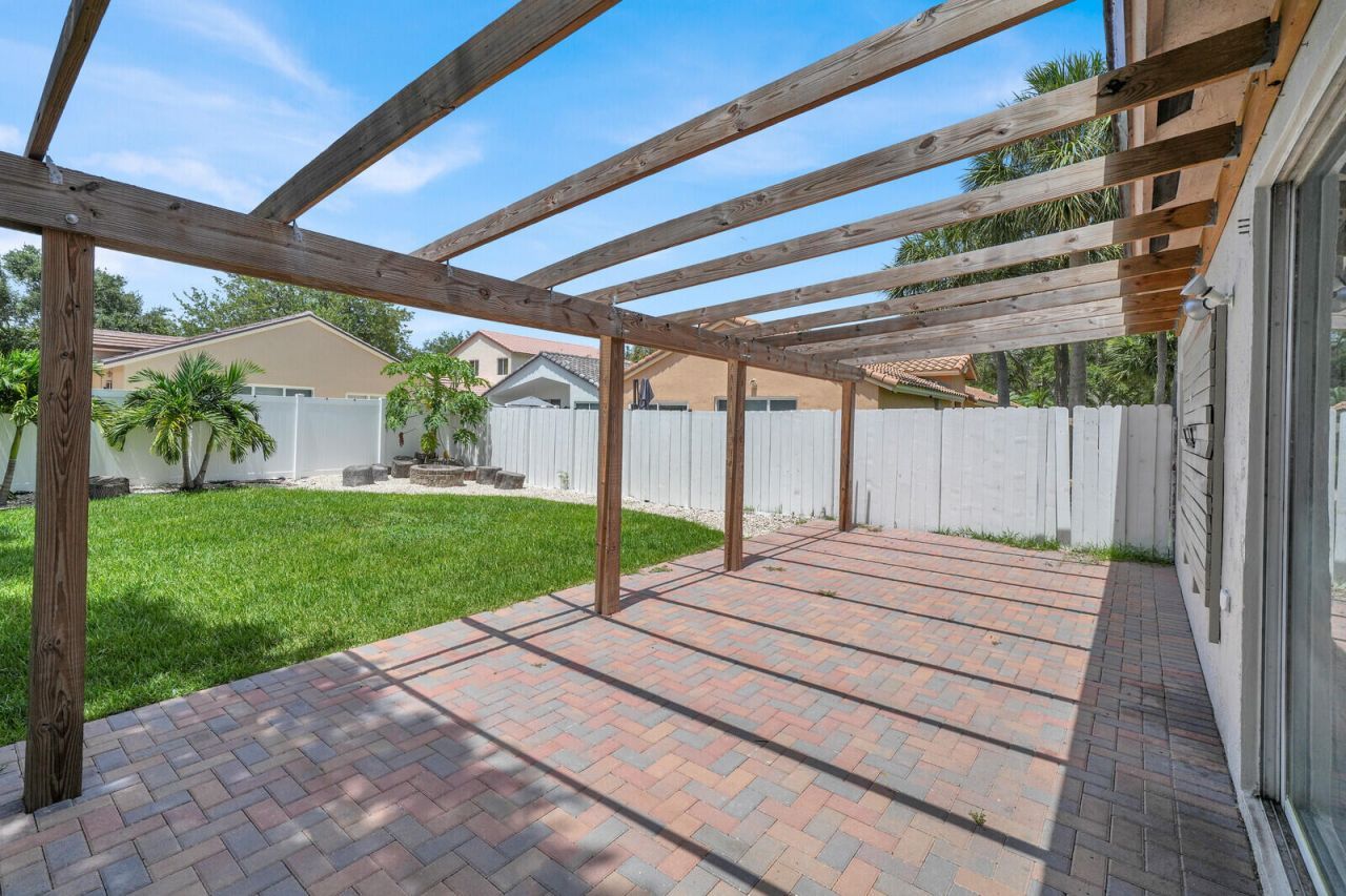 17021 NW 10th Street, Pembroke Pines, FL 33028 Photo