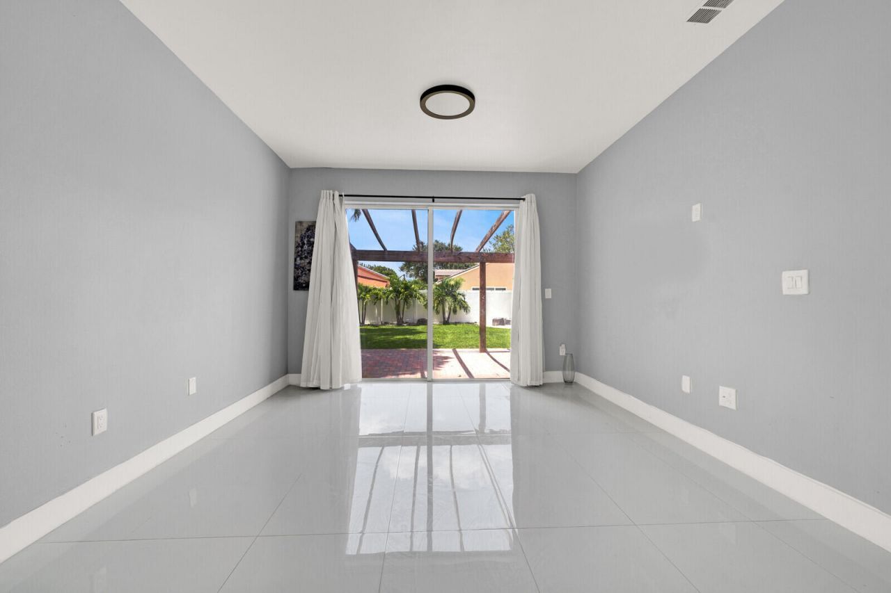 17021 NW 10th Street, Pembroke Pines, FL 33028 Photo