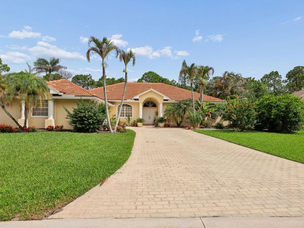 4883 SE Longleaf Place, Hobe Sound, FL 33455