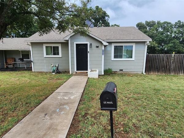 903 W Plummer Street, Eastland, TX 76448