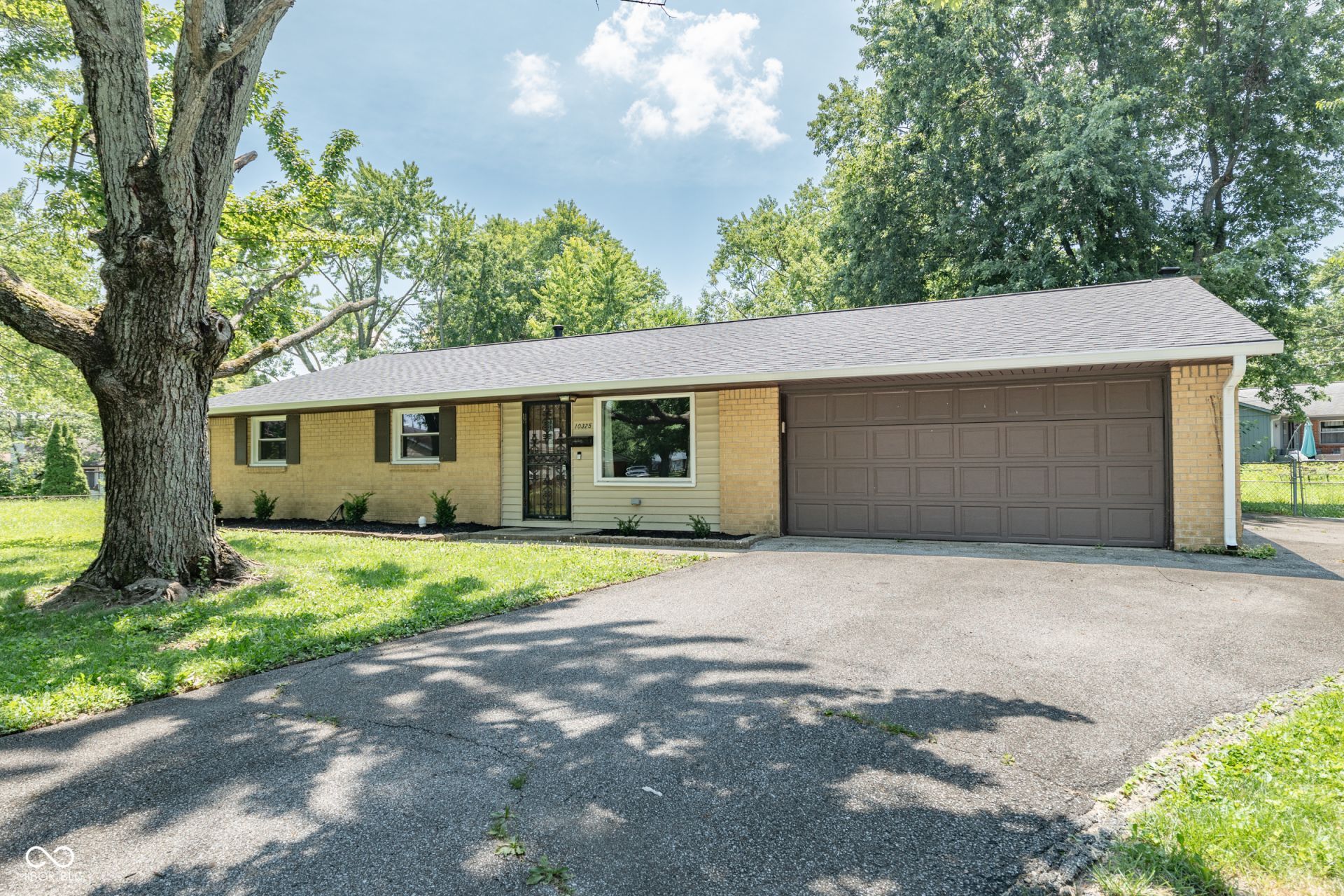10325 Rockford Court, Indianapolis, IN 46229 Main Photo