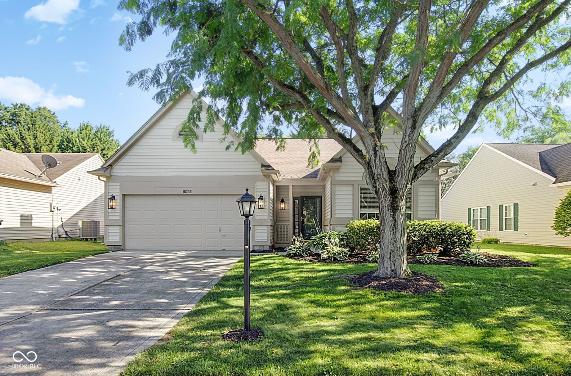 19215 Amber Way, Noblesville, IN 46060 Main Photo
