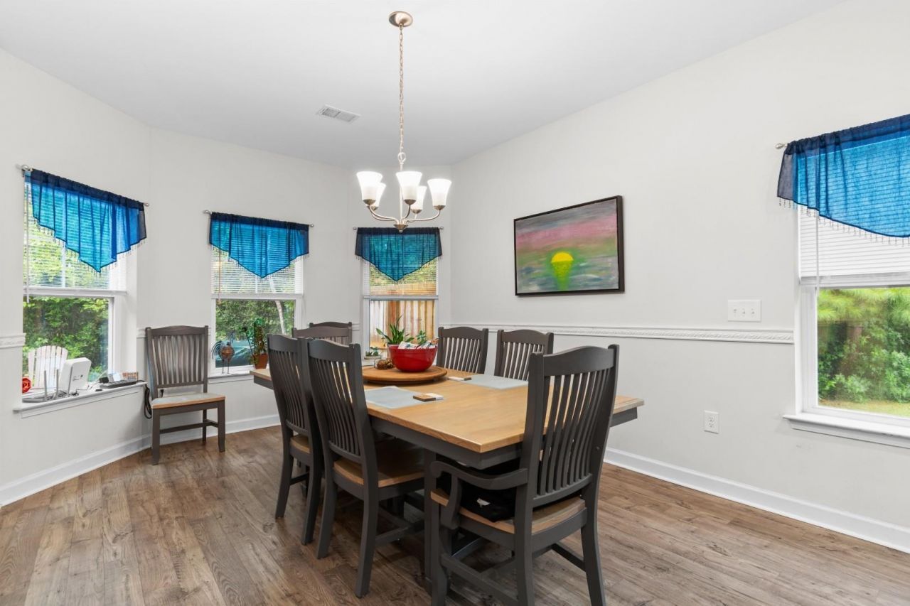 912 Queensferry Ct. Photo 13