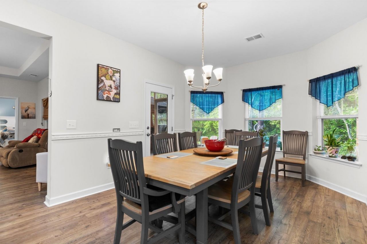 912 Queensferry Ct. Photo 14