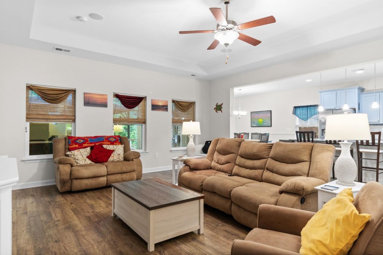 912 Queensferry Ct. Photo 16