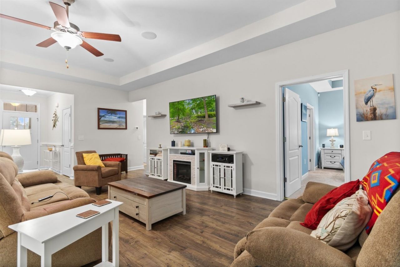 912 Queensferry Ct. Photo 17