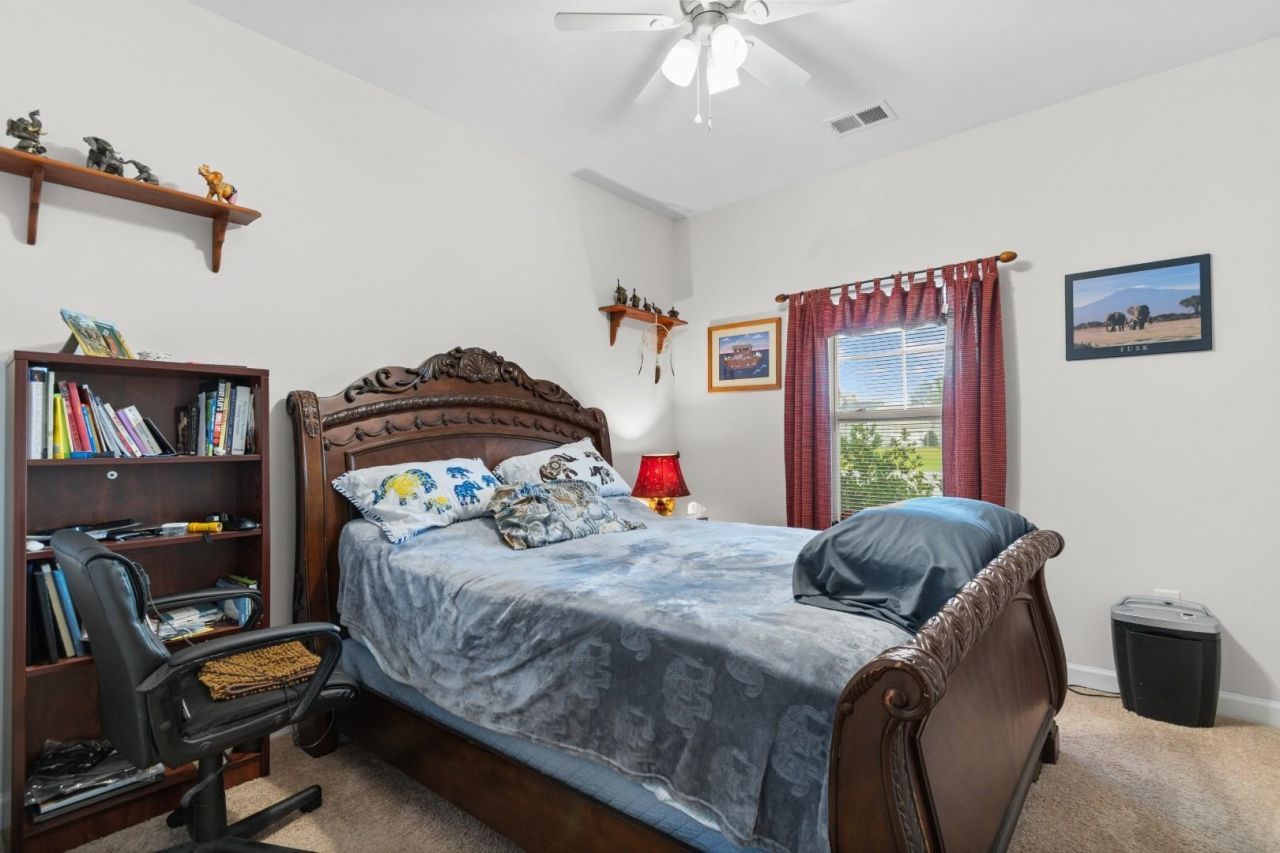 912 Queensferry Ct. Photo 24