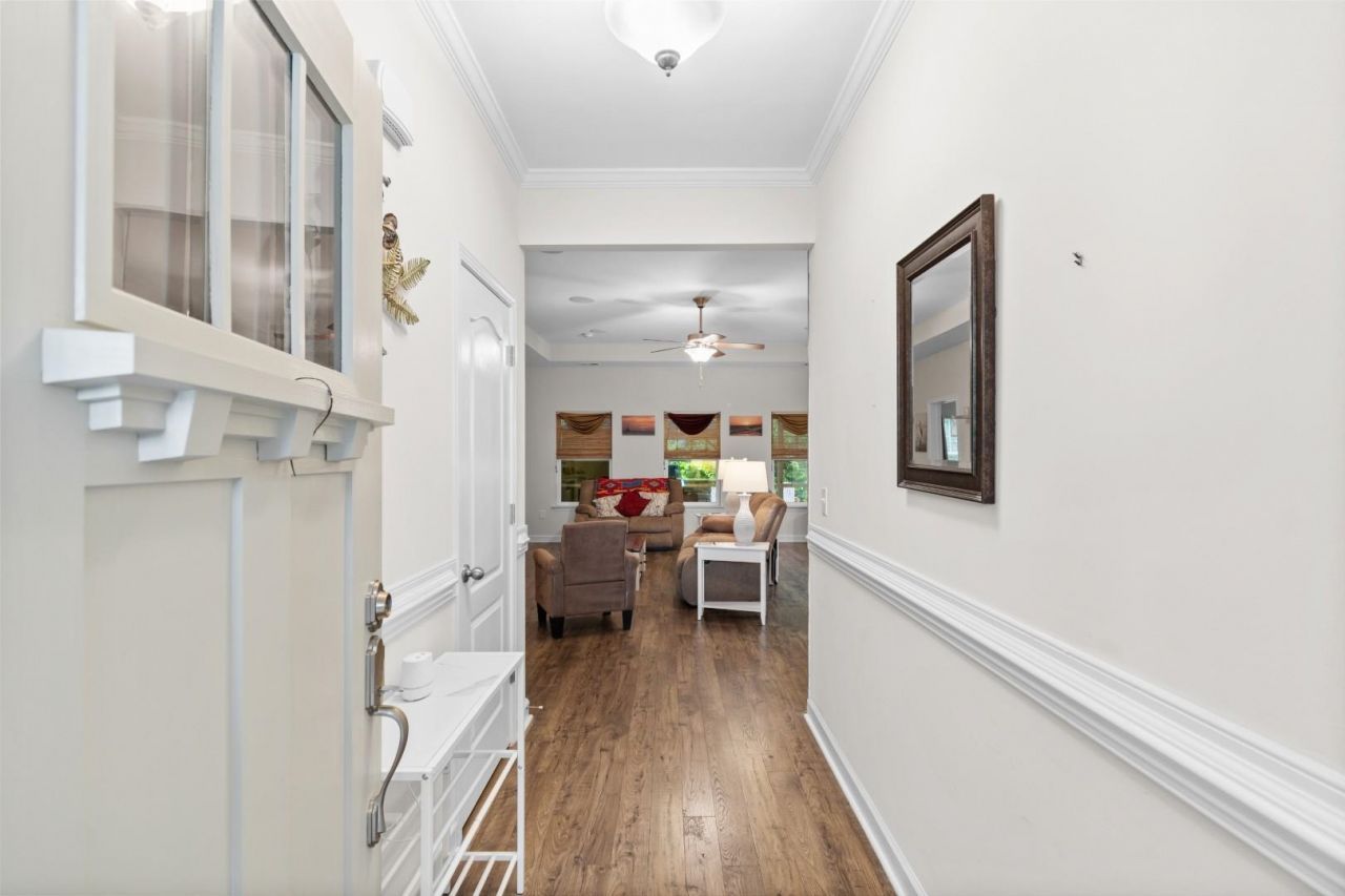 912 Queensferry Ct. Photo 5