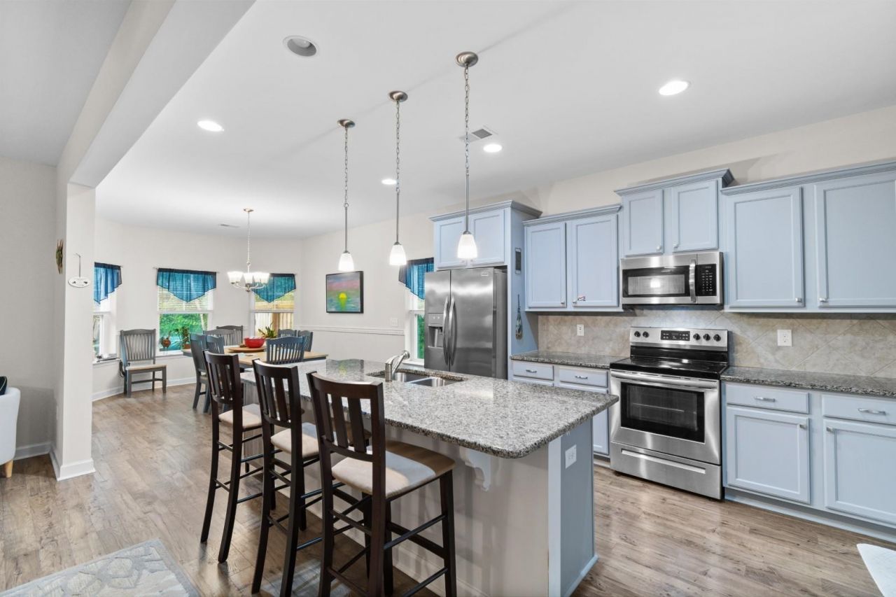 912 Queensferry Ct. Photo 8