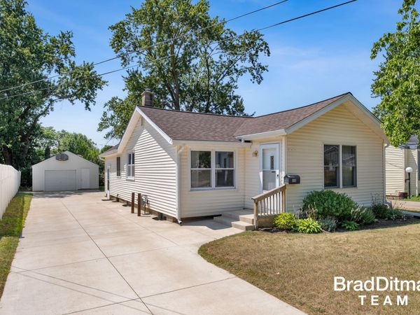 818 Bryant Street SW, Wyoming, MI 49509