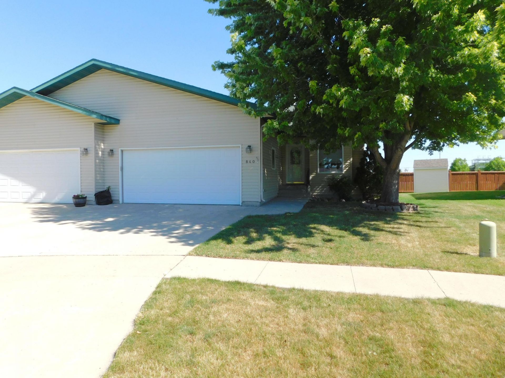 840 Lakeridge Place, West Fargo, ND 58078 Main Photo