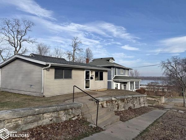 310 Maple Street, Burlington, IA 52601