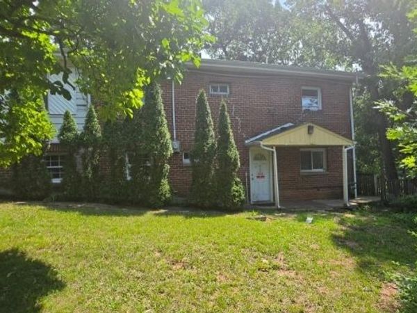 70 Wood Ave, Woodbridge, NJ 08830