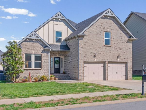 1138 N Ja Tate Dr , Clarksville, TN 37043
