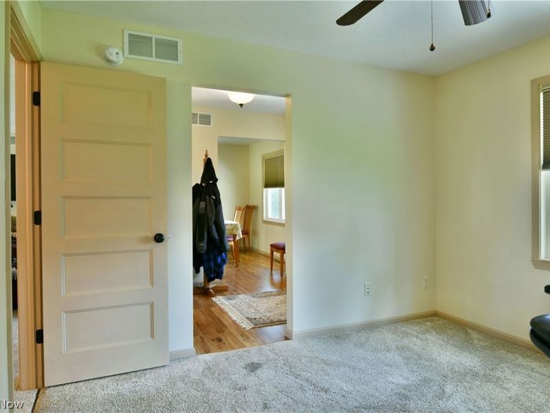 413 Maplewood Drive, Cortland, OH 44410 Photo 10