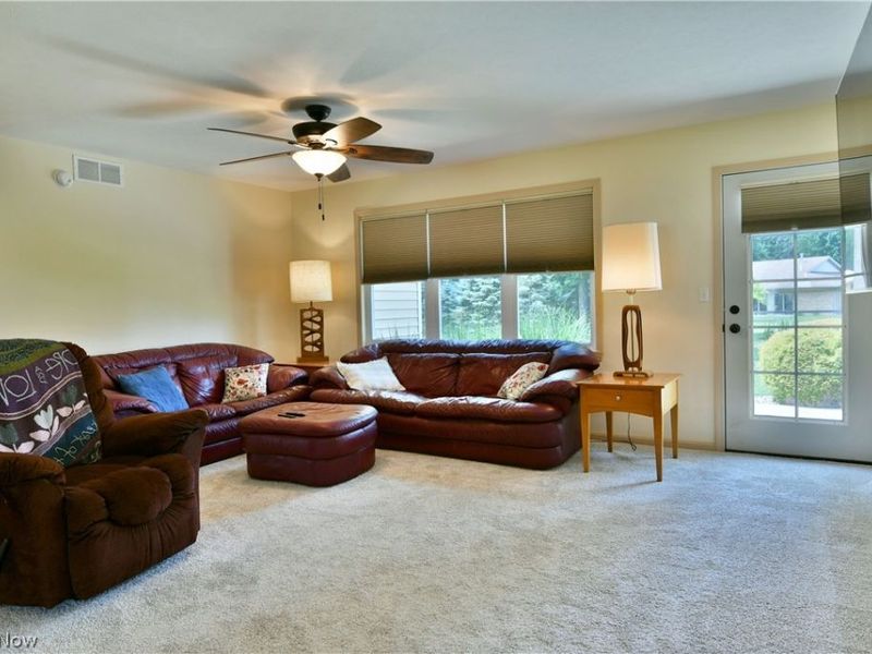413 Maplewood Drive, Cortland, OH 44410 Photo 20