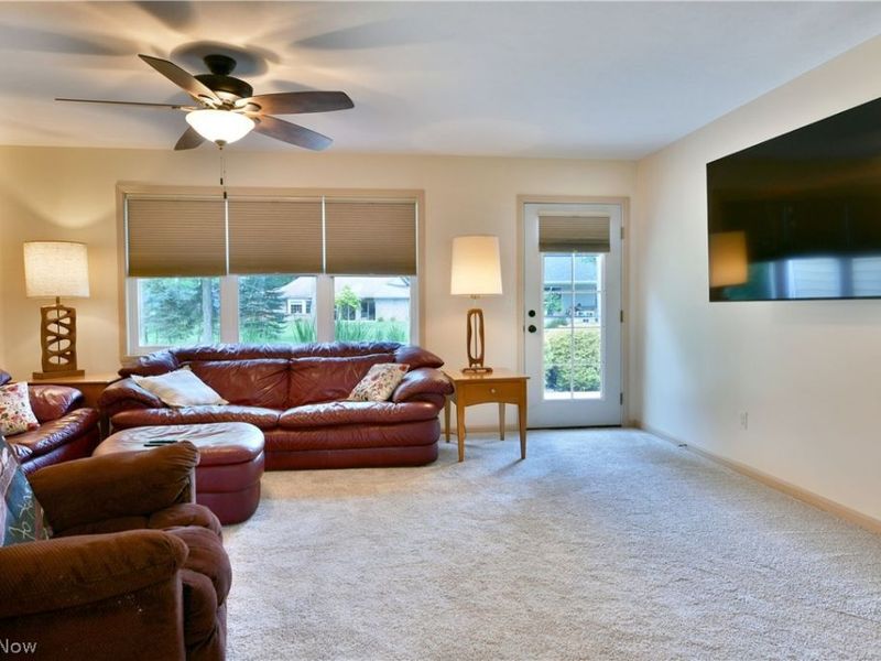 413 Maplewood Drive, Cortland, OH 44410 Photo 23