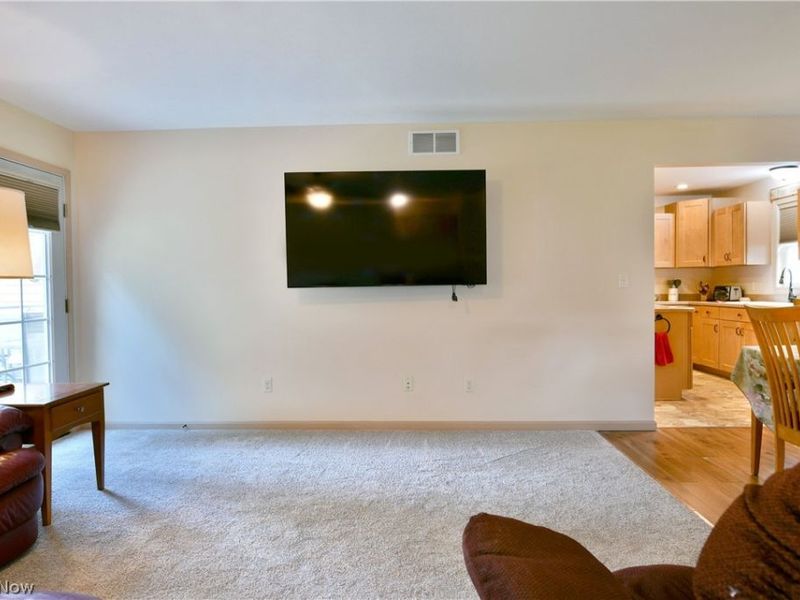 413 Maplewood Drive, Cortland, OH 44410 Photo 24