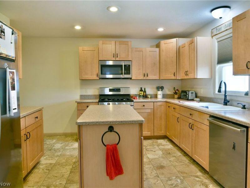 413 Maplewood Drive, Cortland, OH 44410 Photo 31