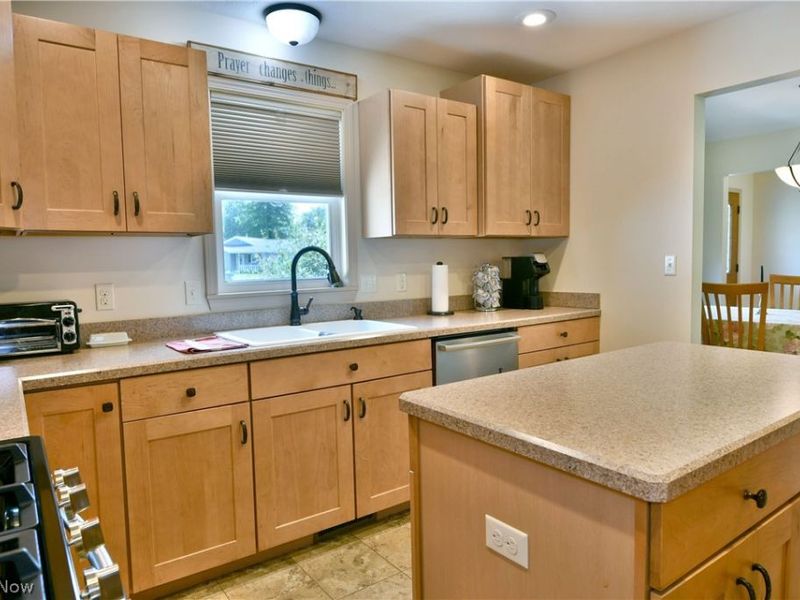 413 Maplewood Drive, Cortland, OH 44410 Photo 34
