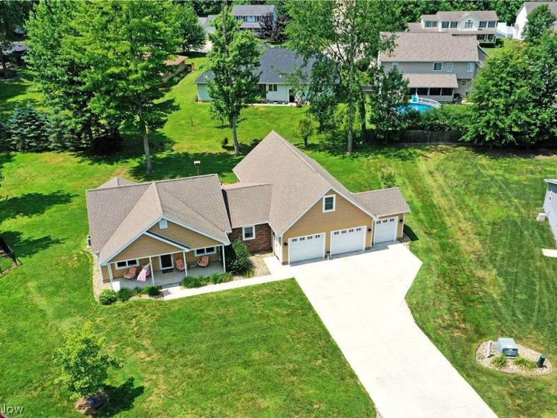 413 Maplewood Drive, Cortland, OH 44410 Photo 4