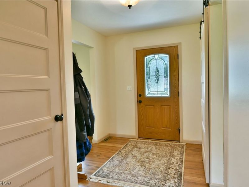 413 Maplewood Drive, Cortland, OH 44410 Photo 6