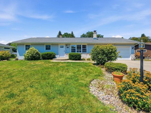 855 Clover Lane, Oregon, WI 53575