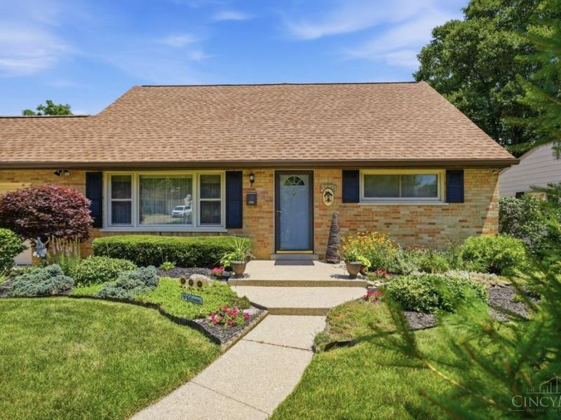 50 Hadley Road, Greenhills, OH 45218 Photo 3