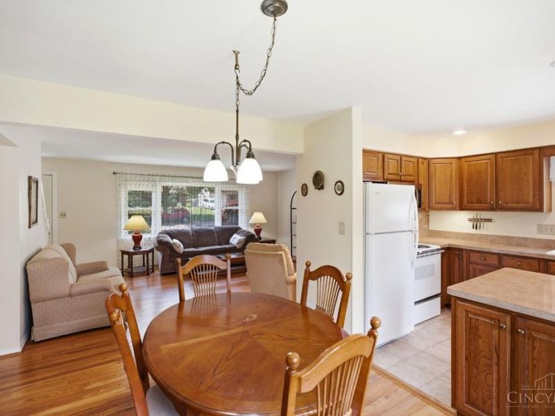 50 Hadley Road, Greenhills, OH 45218 Photo 8