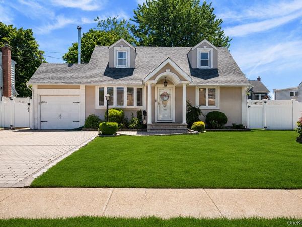 1882 Byrd Drive , East Meadow, NY 11554