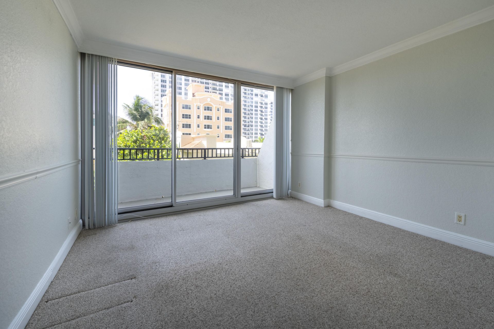 525 N Ocean Boulevard, Unit 423, Pompano Beach, FL 33062 Photo