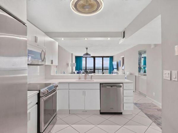 510 N Ocean Boulevard, Unit R-34, Pompano Beach, FL 33062