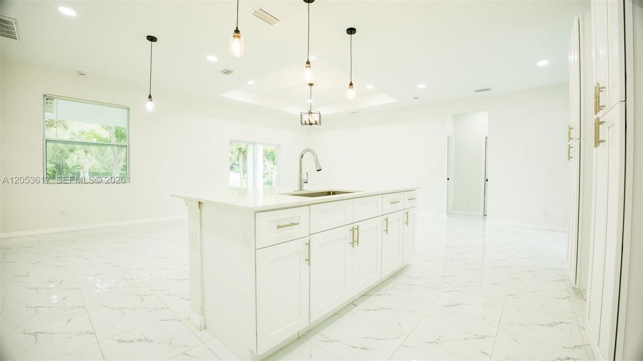 2524 Lakeview Dr , Lehigh Acres, FL 33936 Photo