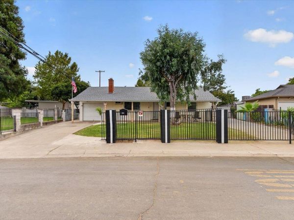 3125 Fairfield St, Sacramento, CA 95815