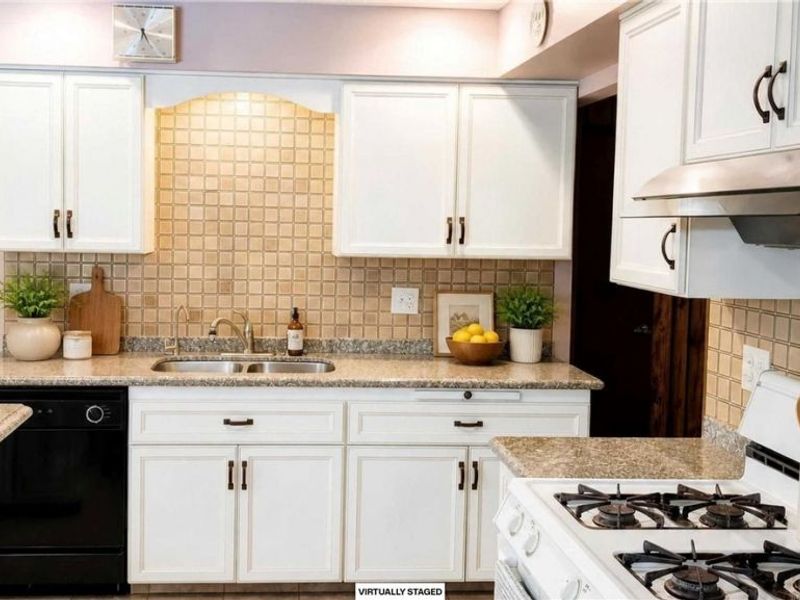 4770 Elizabeth Lane, Brooklyn, OH 44144 Photo 5