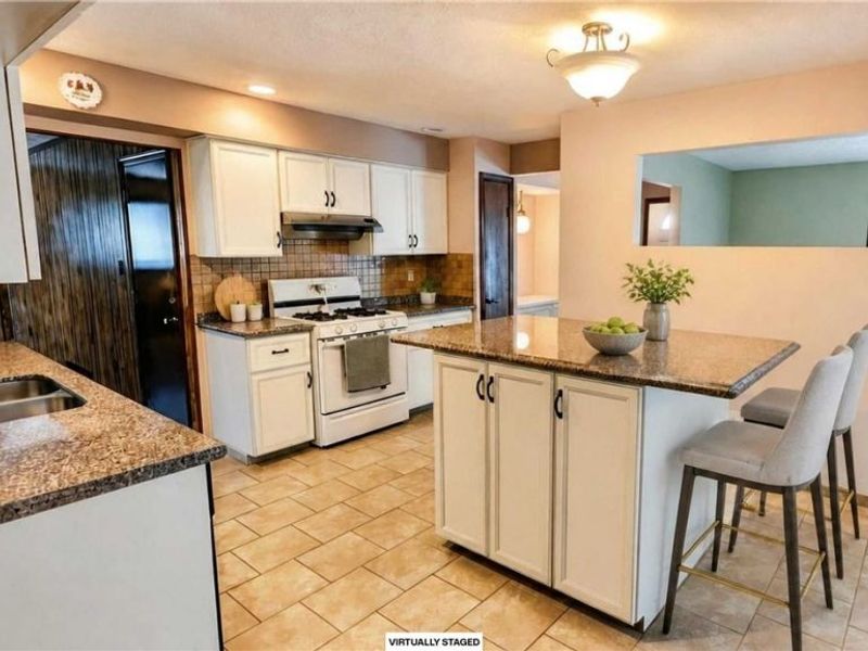 4770 Elizabeth Lane, Brooklyn, OH 44144 Photo 8