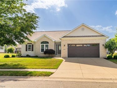 1993 Wynstone Circle NE, North Canton, OH 44720